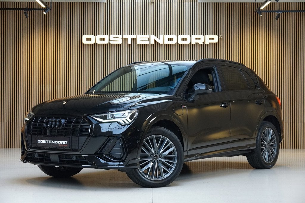 Audi Q3 45TFSIe/245pk S-Line Blackstyle|2023|Matrix|Keyless|, Gebruikt, Zwart, Zwart, Hybride Elektrisch/Benzine
