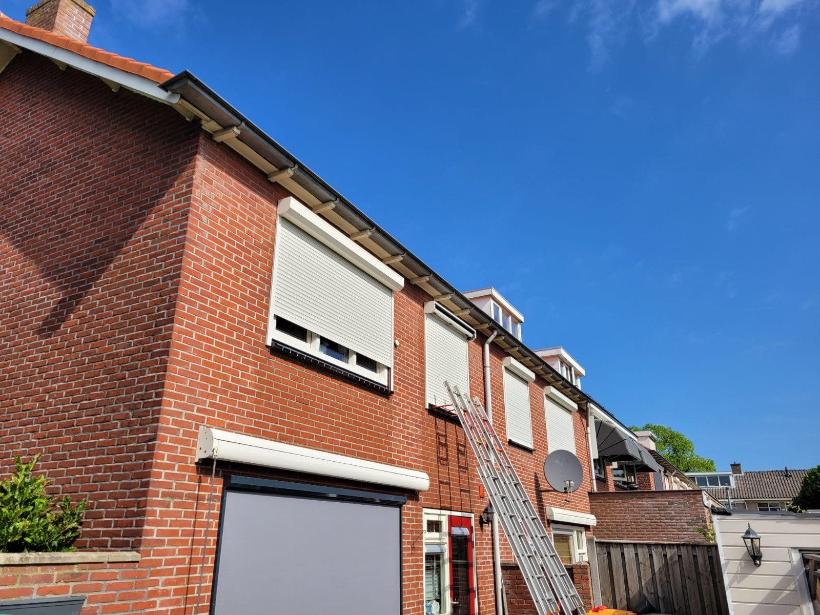 Rolluiken reinigen binnen & buiten + kleine reparaties, Schoonmaken woning
