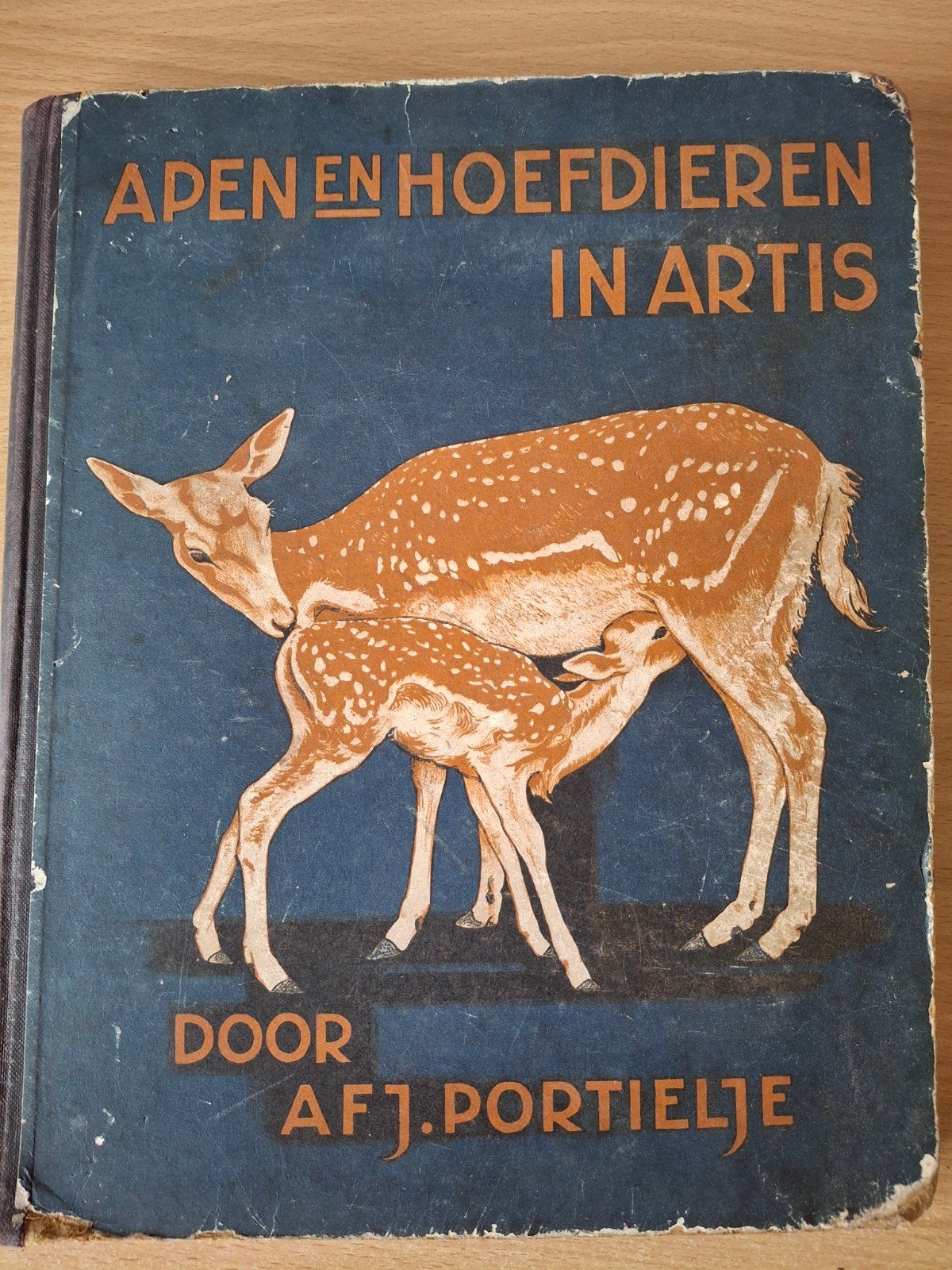 Apen en Hoefdieren in Artis uit 193939, Ophalen of Verzenden, Gelezen, A.F.J.Portielje