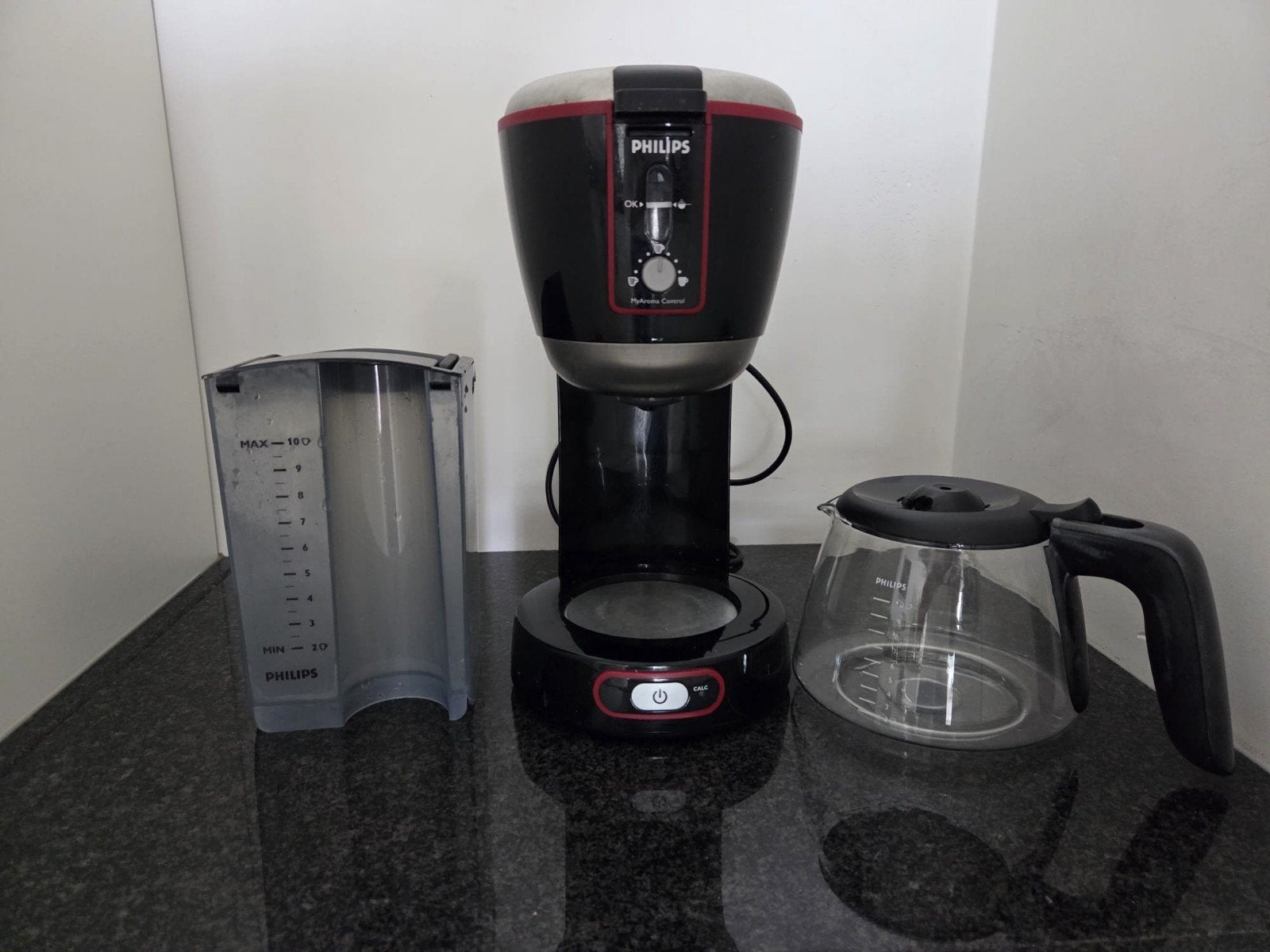 FILTERKOFFIE APPARAAT PHILIPS., Ophalen, Afneembaar waterreservoir, Gebruikt, 10 kopjes of meer