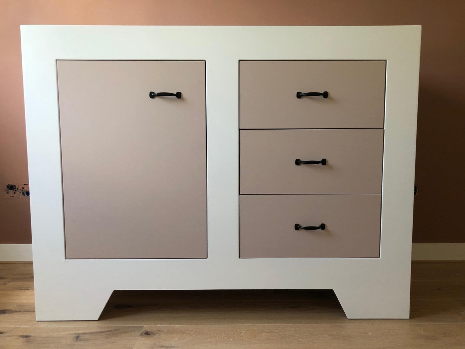 Foto 2 van Luxe Babykamer set: Kledingkast + Commode