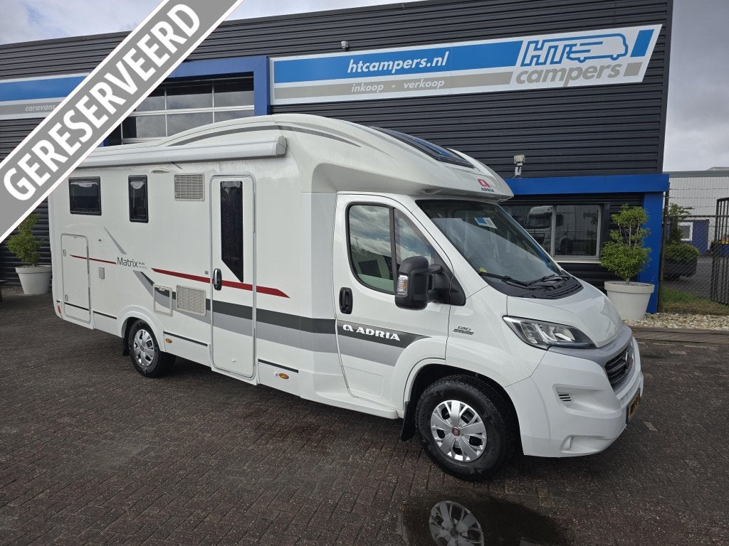 Adria Matrix M 670 SL , 5 gordel/slp een echte gezins camper, Standaard zit, Ringverwarming, Luifel, 7 tot 8 meter
