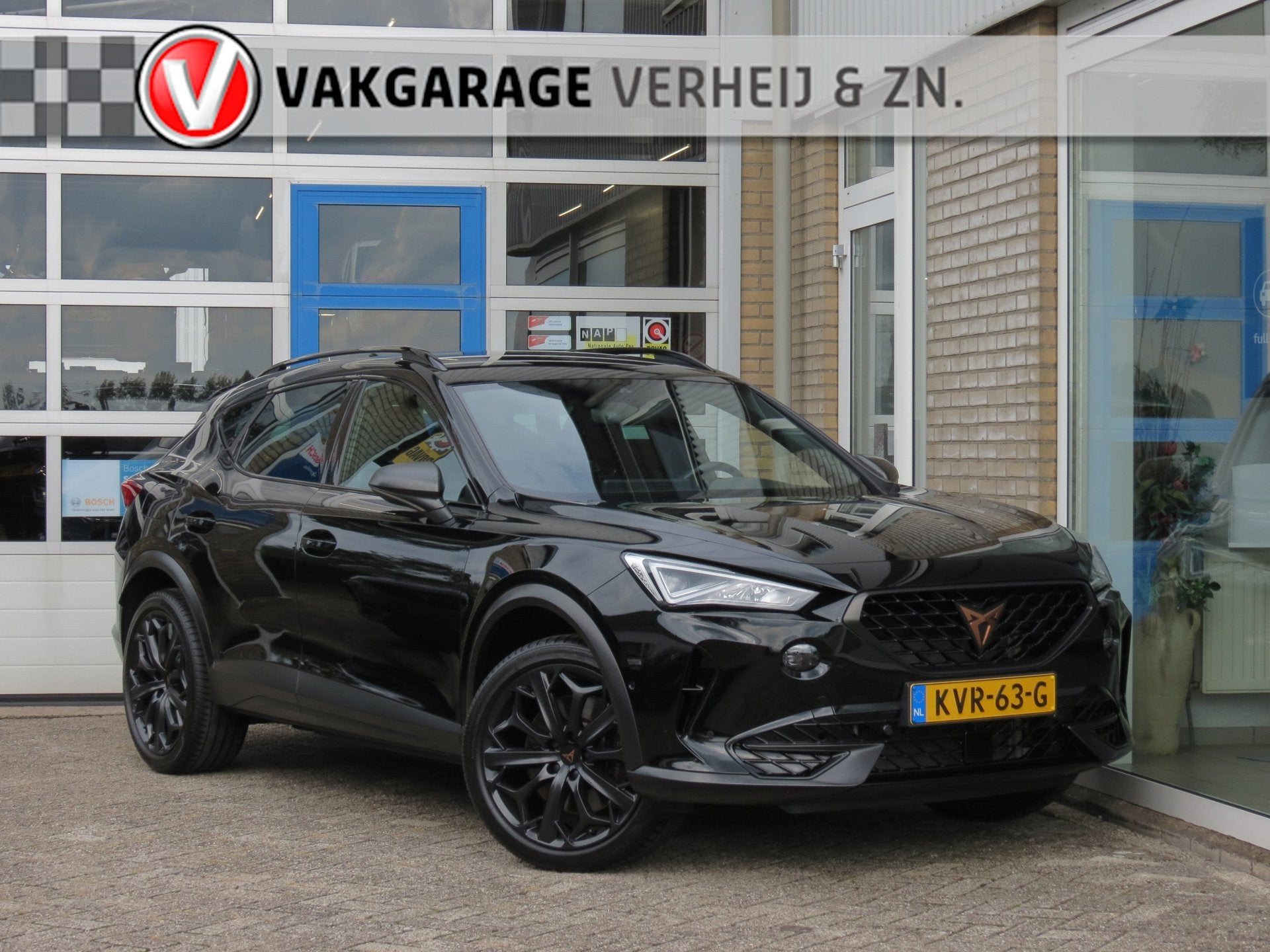 Cupra Formentor 1.4 e-Hybrid VZ 245 TRIBE EDITION Camera|Car, Auto's, Dealer onderhouden, Gebruikt, 4 cilinders, Formentor