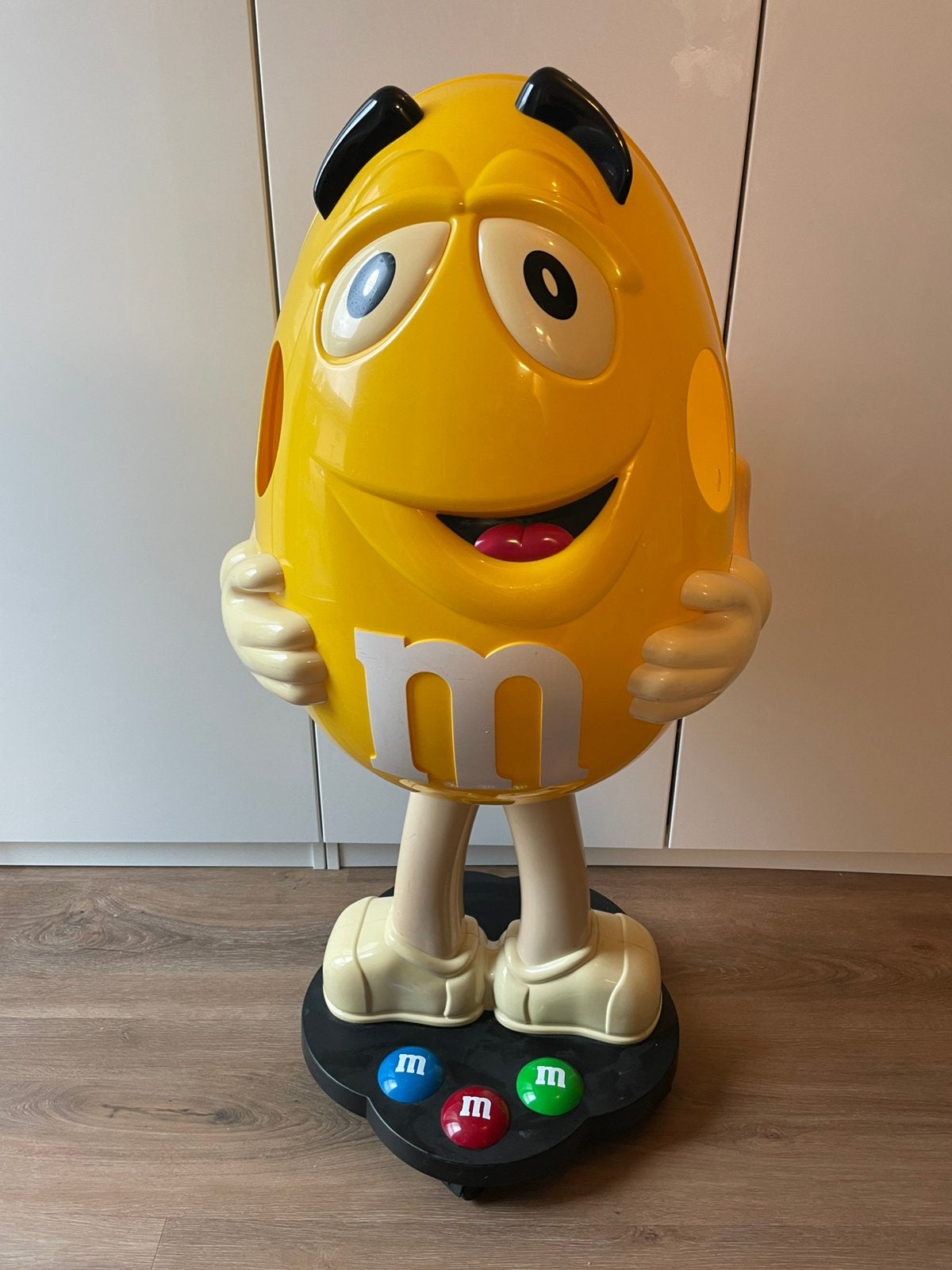 XXL gele M&M display beeld - USA uitvoering, Verzamelen, Ophalen of Verzenden, Gebruikt, Reclamebord