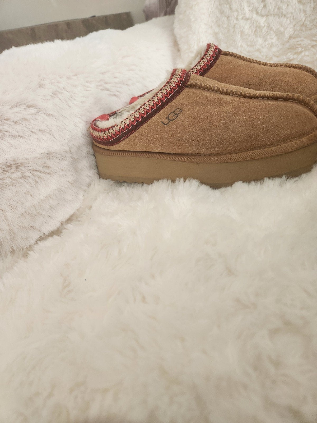 Ugg pantoffels en Adidas Spezial sneakers, Bruin, Ophalen of Verzenden, Zo goed als nieuw, Pantoffels of Sloffen