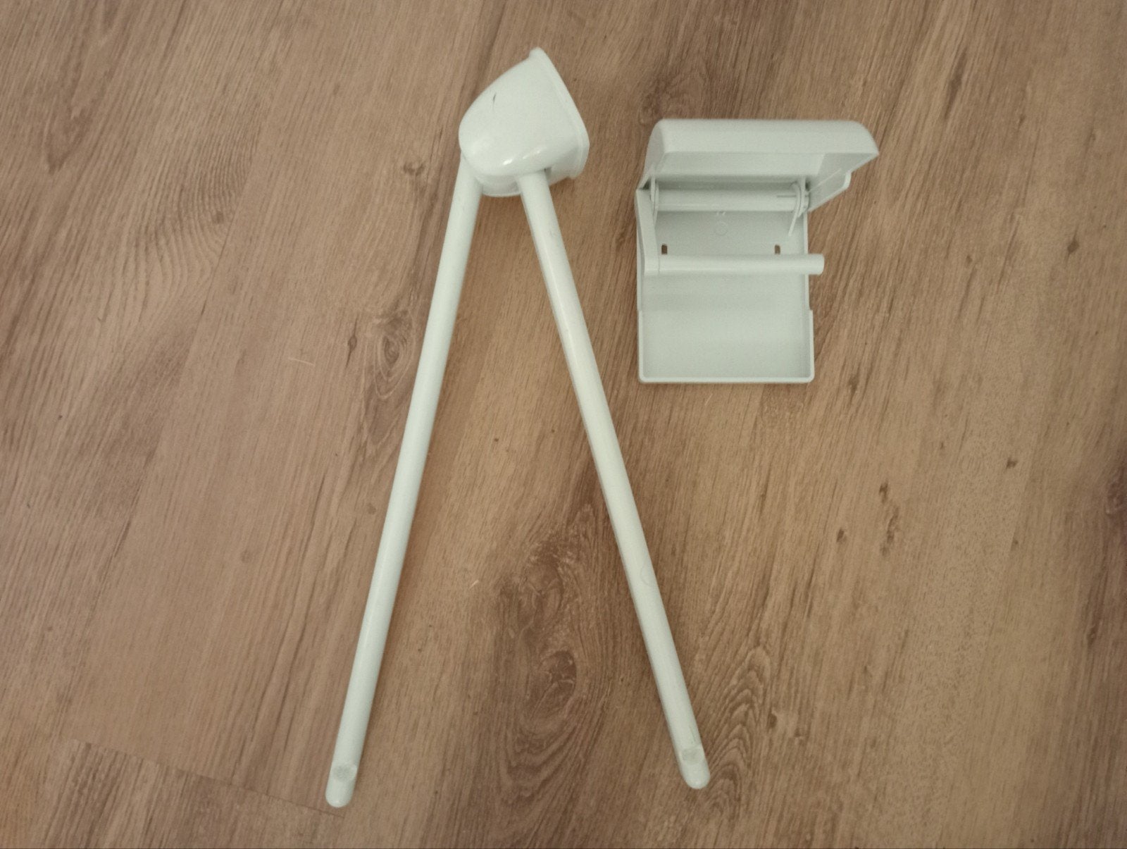 handdoekenrek en wc houder €2,50 per stuk, Ophalen of Verzenden, Gebruikt, Overige kleuren, Handdoekenrek