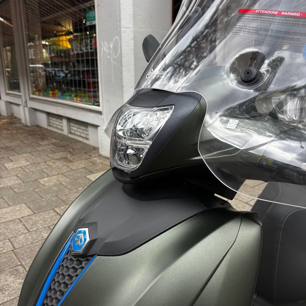 Piaggio Scooter Piaggio 400 Beverly S HPE Matgroen / Verde O, Motoren, Scooter, Bedrijf, 399 cc, 12 t/m 35 kW