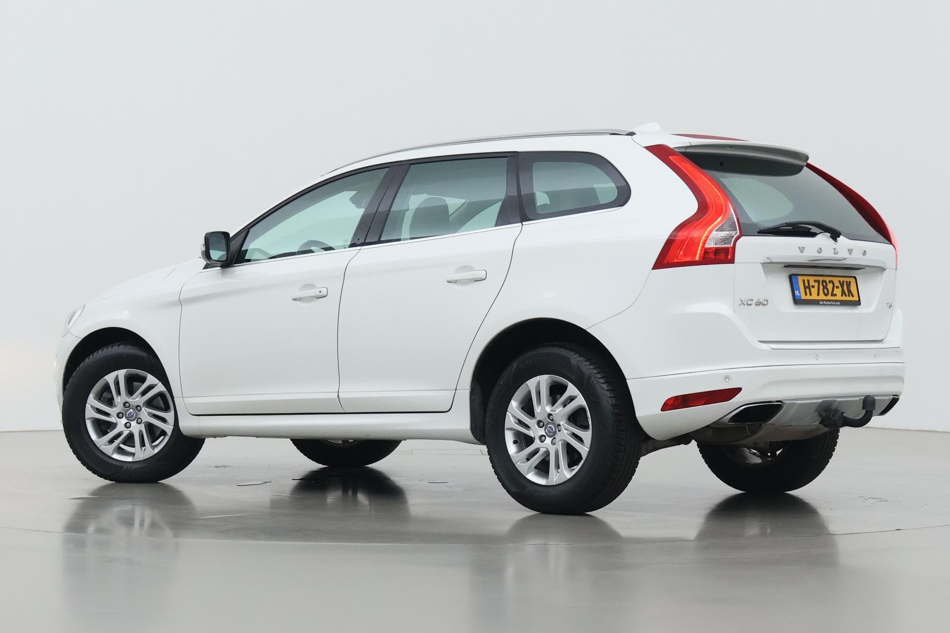 Volvo XC60 T5 Momentum | Elektrische Stoel + Memory | Stoelv, Auto's, Volvo, Euro 5, Gebruikt, 4 cilinders, Wit