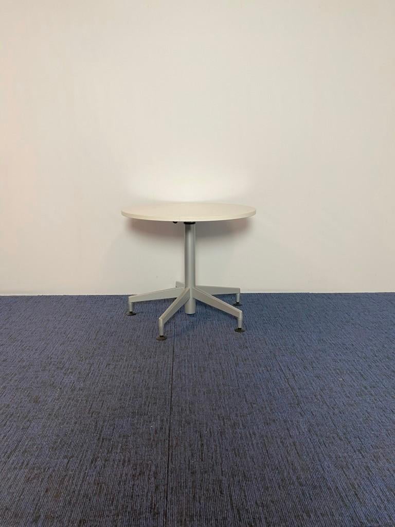 Zit/sta ronde vergadertafel Steelcase, diameter 80 cm., Ophalen, In hoogte verstelbaar, Gebruikt, Zit-sta bureau