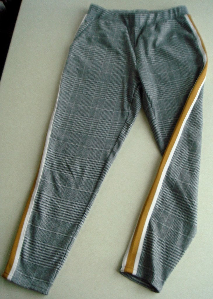 geruite Soyaconcept pantalon maat S € 3,50, Kleding | Dames, Broeken en Pantalons, Overige kleuren, Ophalen of Verzenden, Zo goed als nieuw