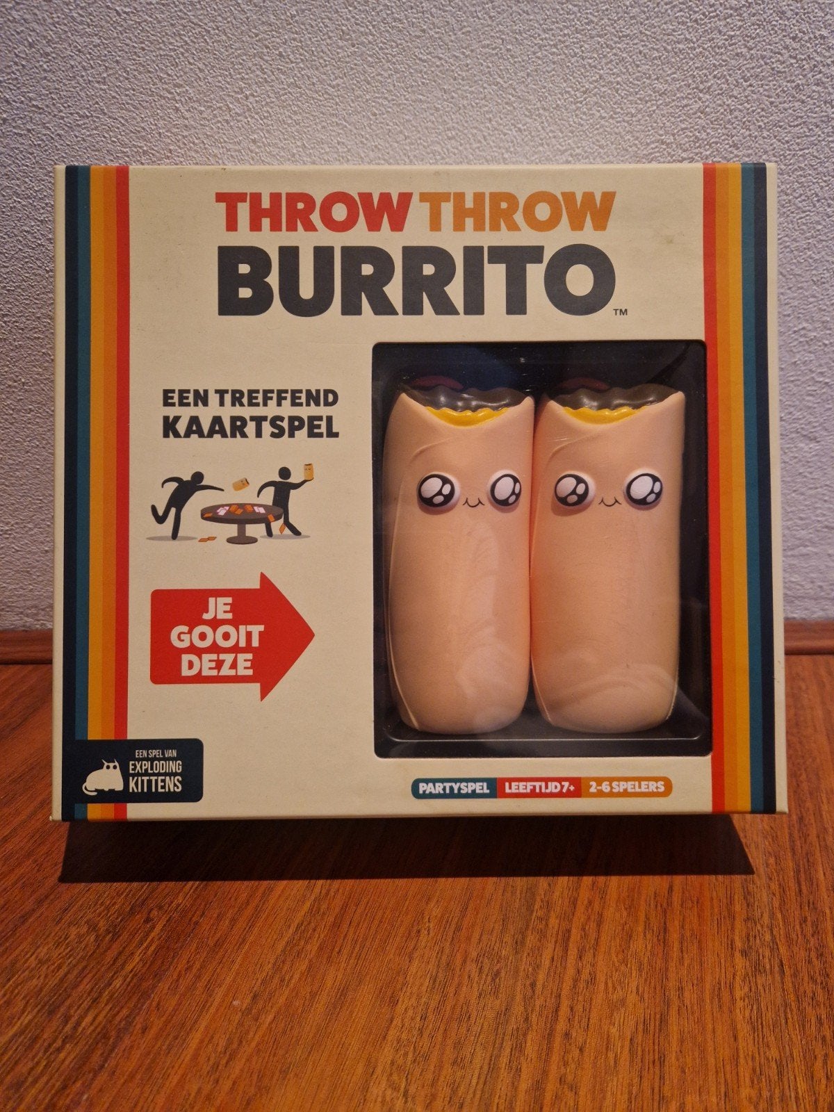 Throw Throw Burrito kaartspel Exploding Kittens goede staat!, Drie of vier spelers, Ophalen of Verzenden, Zo goed als nieuw, Exploding Kittens