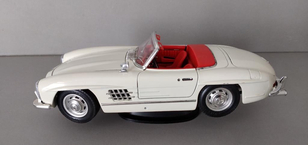 Burago model auto "Mercedes" schaal 1:18, Ophalen, Bburago
