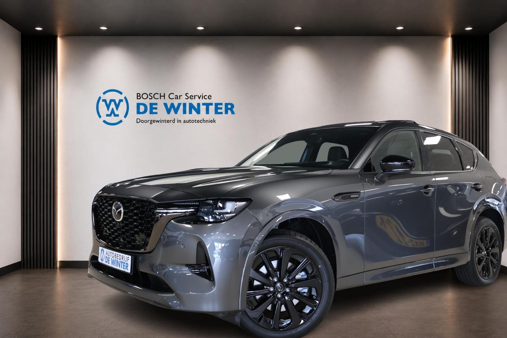 Mazda CX-60 2.5 e-SkyActiv PHEV Homura Plus ., Auto's, Mazda, Automaat, Gebruikt, Zwart, 2500 kg