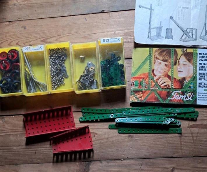 Vintage constructie speelgoed: Meccano-stijl set met onderde, Ophalen of Verzenden, Gebruikt, Overige merken