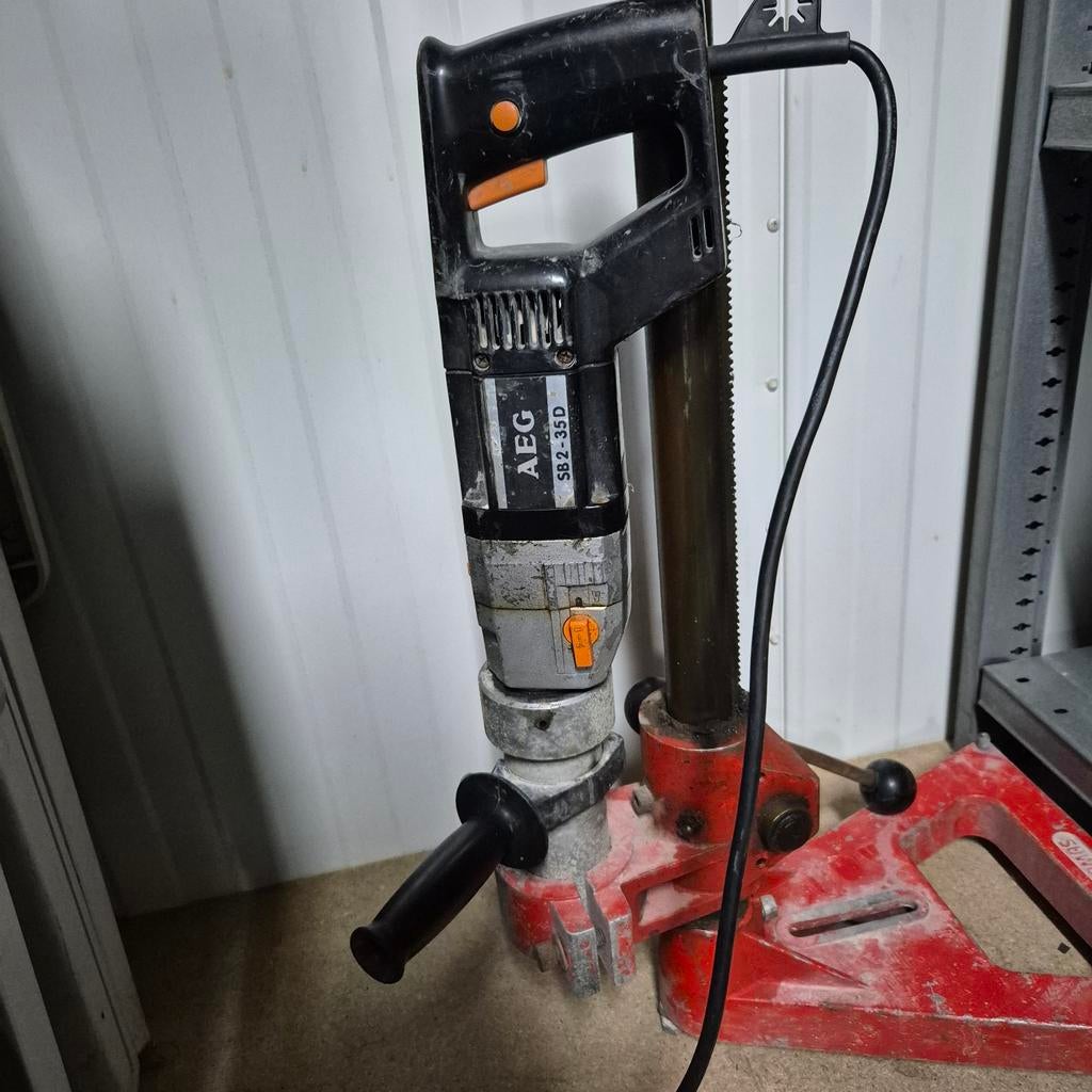 AEG Diamant Boormachine SB2-35D met vacuümpomp, Ophalen of Verzenden, Gebruikt, 600 watt of meer, Boormachine