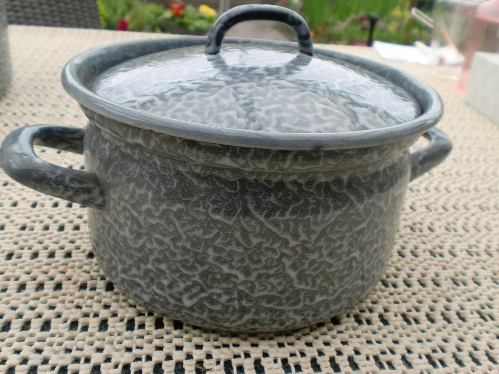 Pannetje 20 cm grijs gewolkt, Antiek en Kunst, Antiek | Emaille, Ophalen of Verzenden