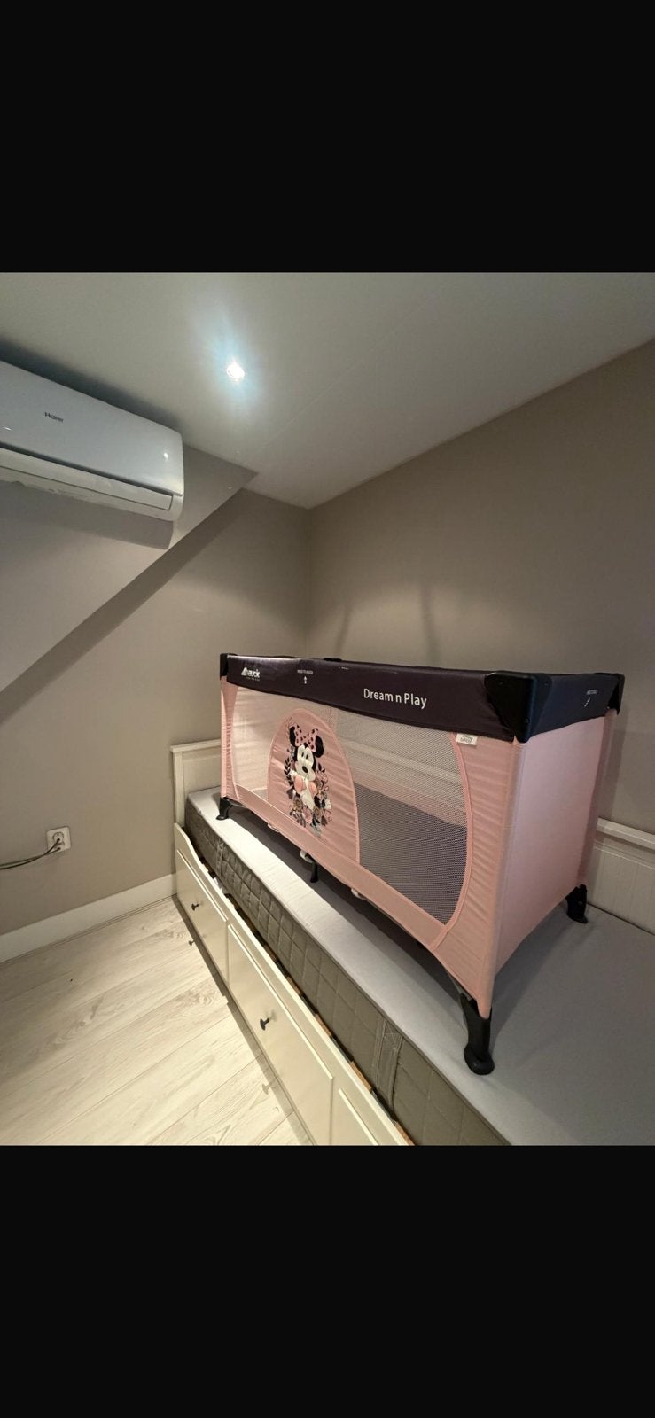 Camping bed mini mouse, Ophalen, Zo goed als nieuw, Reisbedje