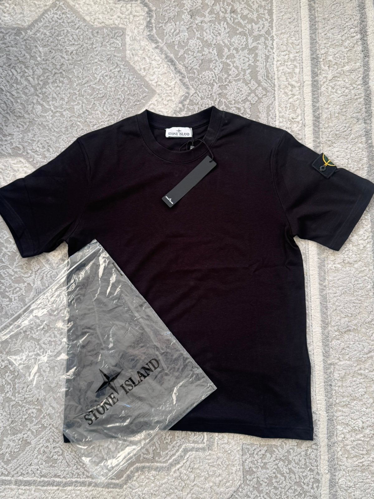 Stone Island T-Shirt Zwart | Met Compass Badge, Ophalen of Verzenden, Nieuw, Overige maten, Zwart