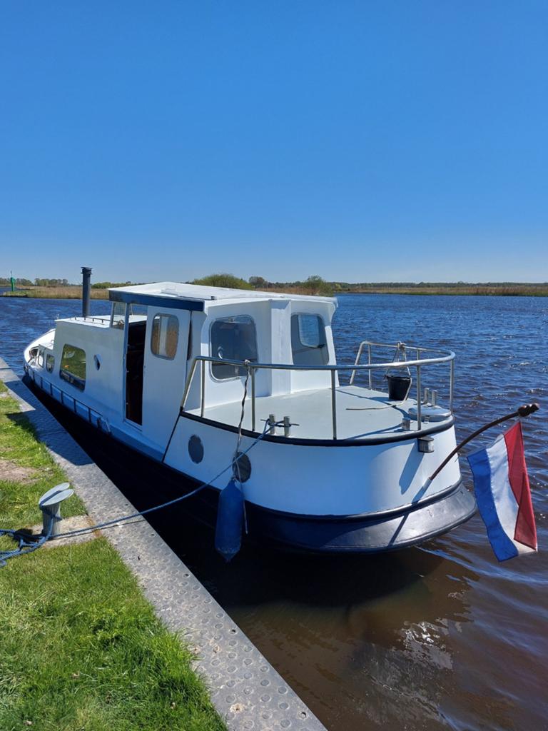 Motorboot platbodum tiny house boot lichte opknapper, Watersport en Boten, Ophalen of Verzenden, Diesel