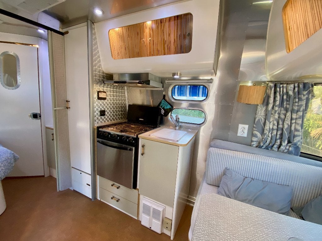 Foto 12 van Airstream International Ocean Breeze Bambi 19C