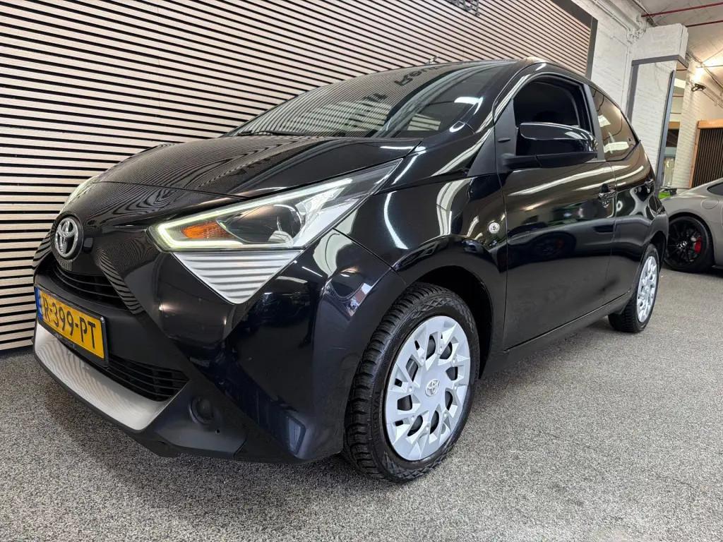 Toyota Aygo 1.0 VVT-I X-Play Nap Airco Camera C € 9.995,00, Voorwielaandrijving, Gebruikt, 4 stoelen, Zwart