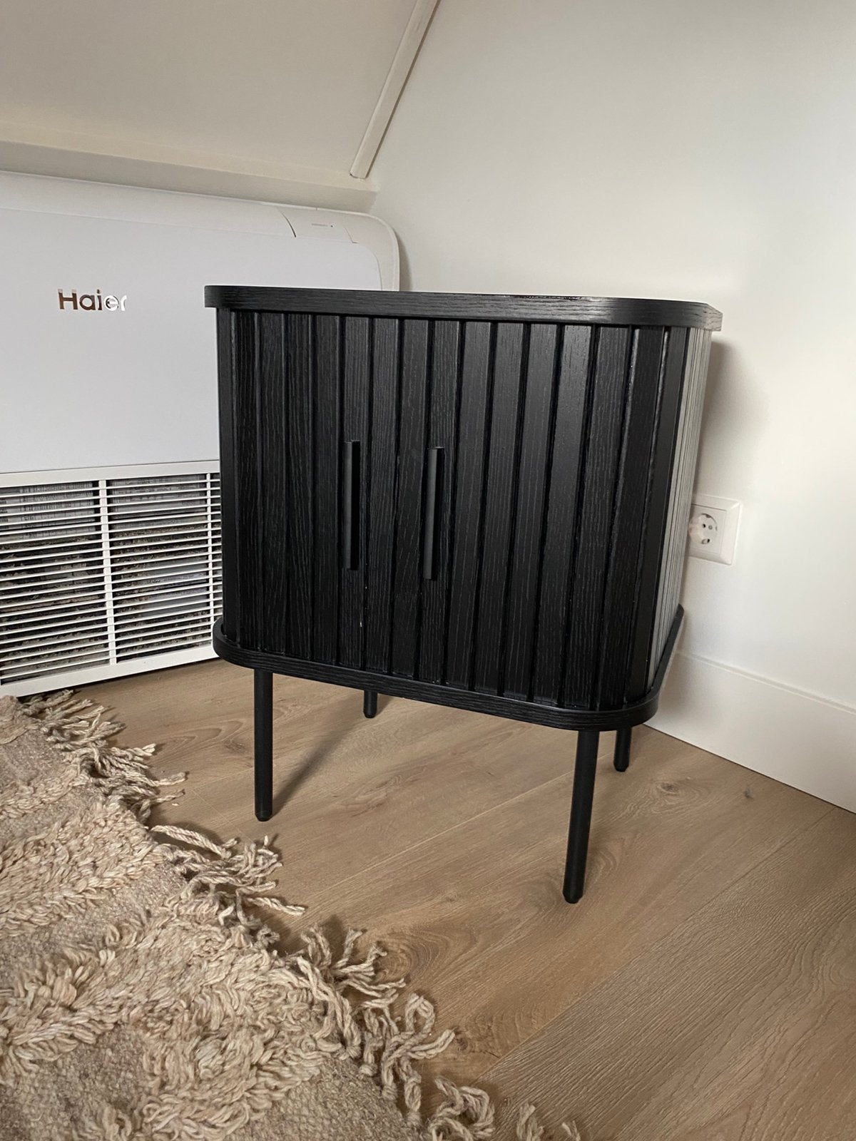 Zwart klein kastje/nachtkastje eikenhout, Huis en Inrichting, Ophalen, Minder dan 45 cm, 55 tot 70 cm, Zo goed als nieuw