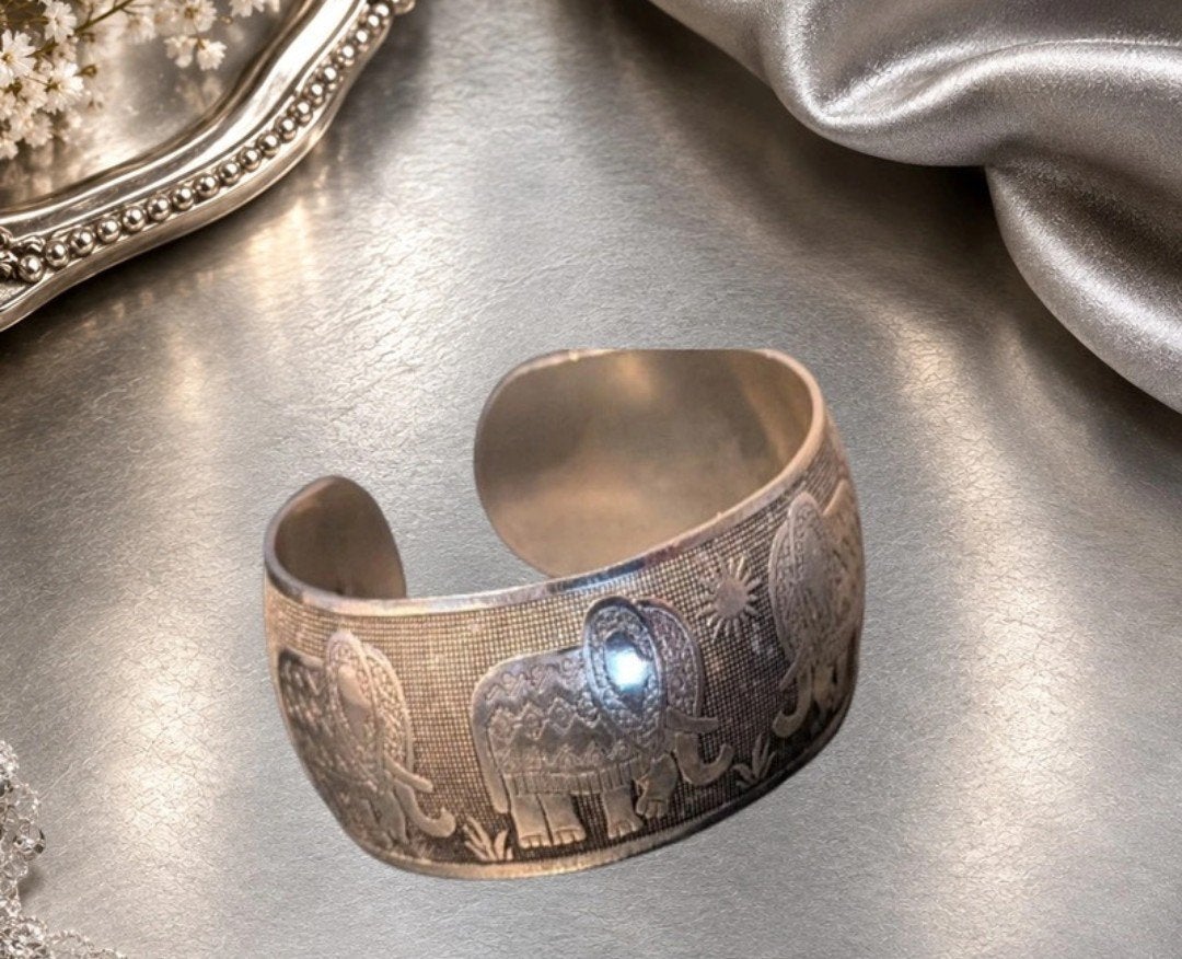 vintage manchet armband olifant, Ophalen of Verzenden, Zo goed als nieuw, Zilver, Overige materialen