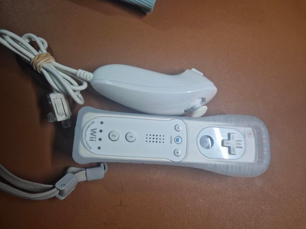 Wii motion+ controller + nunchuk wit  voor WII of WII U, Ophalen of Verzenden, Zo goed als nieuw, Met 1 controller