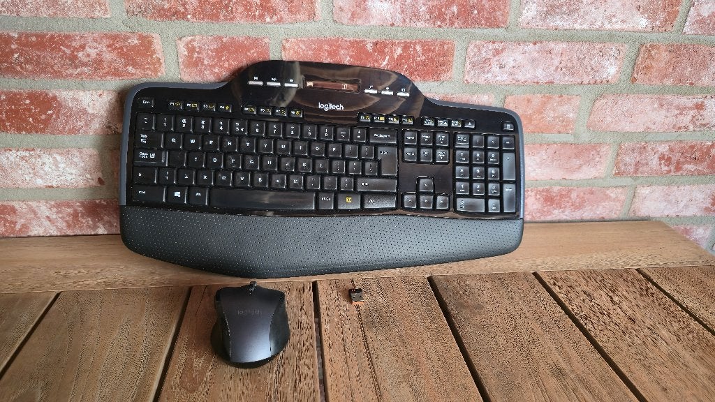 Logitech MK710 toetsenbord en Marathon muis / Unifying set, Computers en Software, Toetsenborden, Zo goed als nieuw, Qwerty, Draadloos