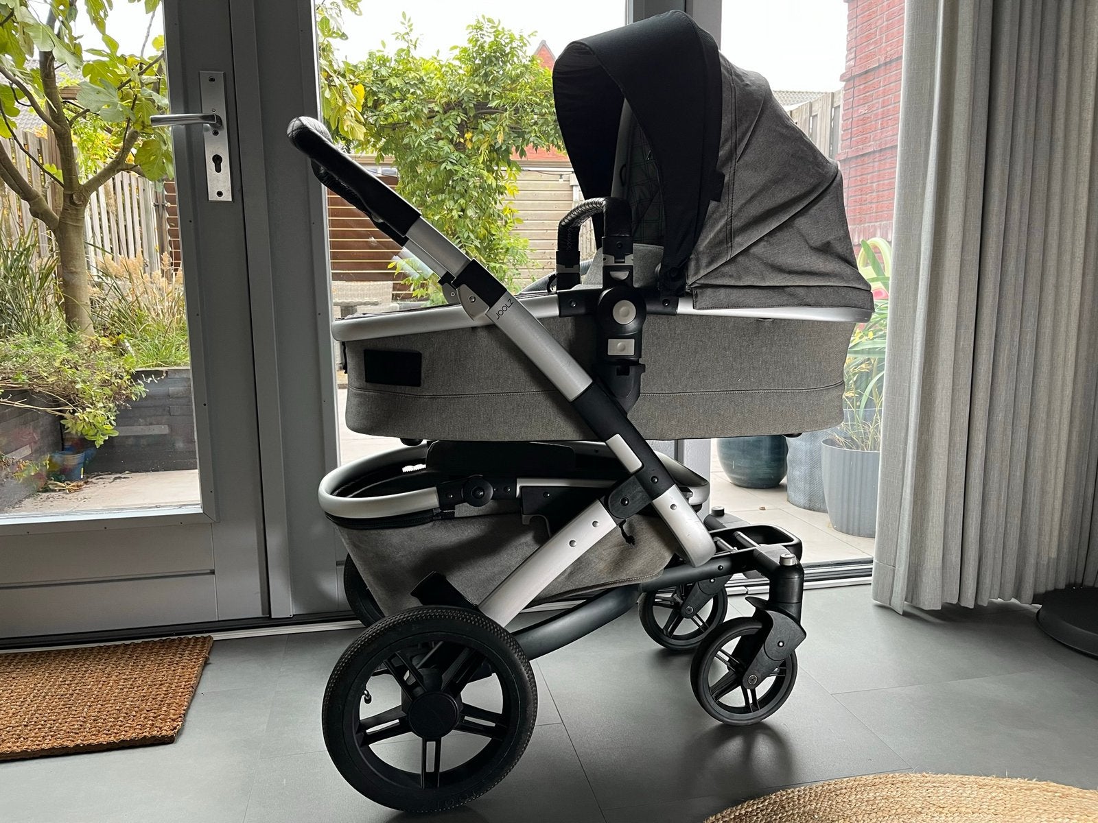 Joolz day 2 kinderwagen complete uitvoering in goede staat!, Gebruikt, Luchtbanden, Combiwagen, Ophalen