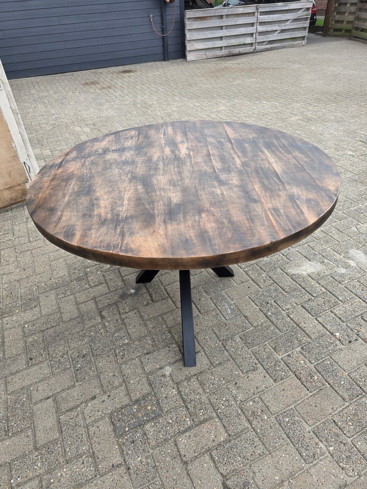 Ronde tafel geleefde look mango hout met stalen kruispoot, Ophalen, Rond, Zo goed als nieuw, 100 tot 150 cm