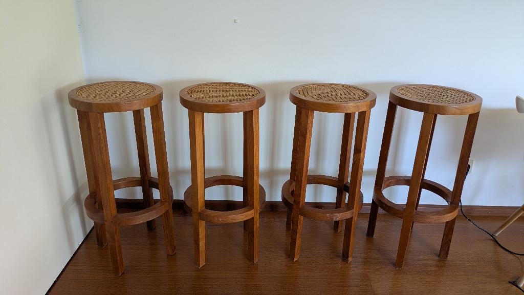 Teak hout bar stoel x4, Huis en Inrichting, Barkrukken, Ophalen, 60 tot 90 cm, Zo goed als nieuw, 4 krukken