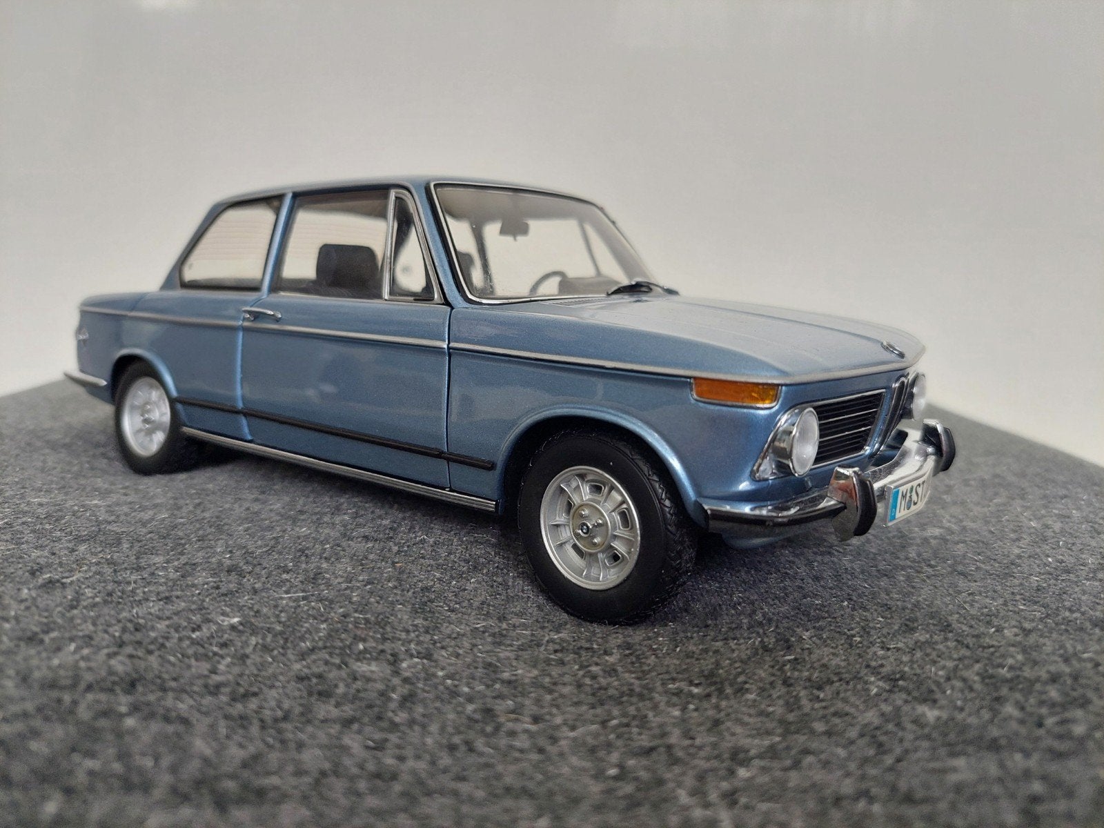 bmw 2002 tii  van kyosho  lezen!!, Hobby en Vrije tijd, Ophalen, Gebruikt, Auto, Kyosho