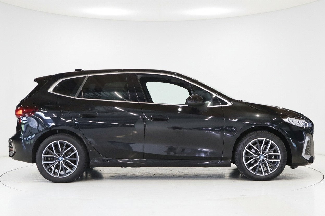 BMW 2-serie Active Tourer 225e xDrive M Sport|Automaat|Led|N, Automaat, Dealer onderhouden, 1800 kg, Gebruikt