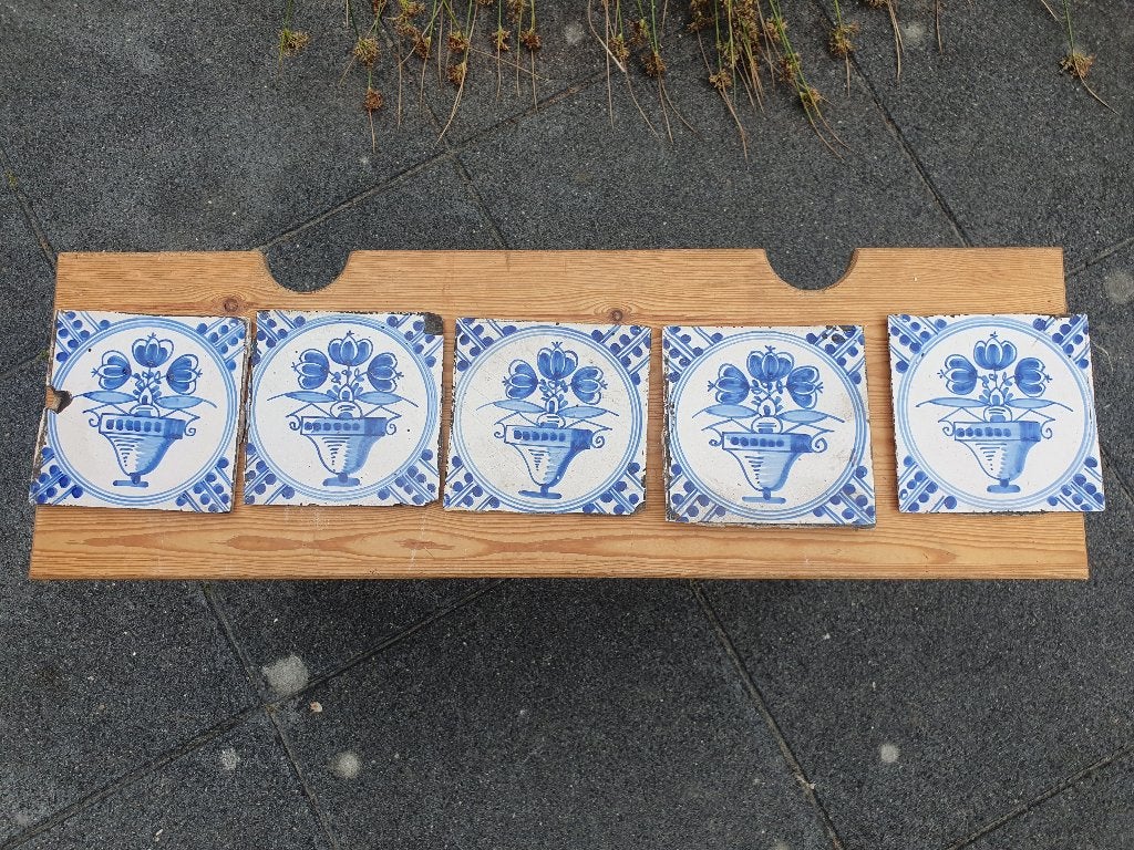 10 antieke Delftsblauwe tegels, plus 3 in houten lijst, Antiek en Kunst, Antiek | Wandborden en Tegels, Ophalen of Verzenden