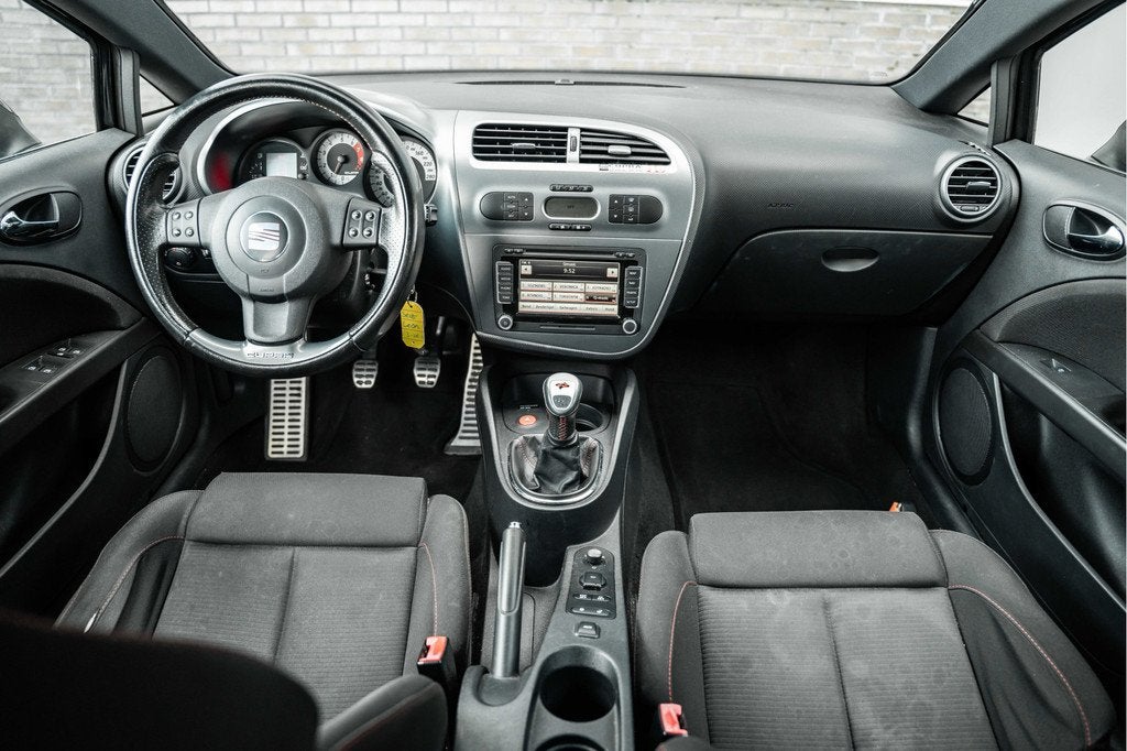 SEAT Leon 2.0 TFSI Cupra | 310 Limited Edition (bj 2010), Auto's, Seat, Voorwielaandrijving, Stof, Gebruikt, Zwart
