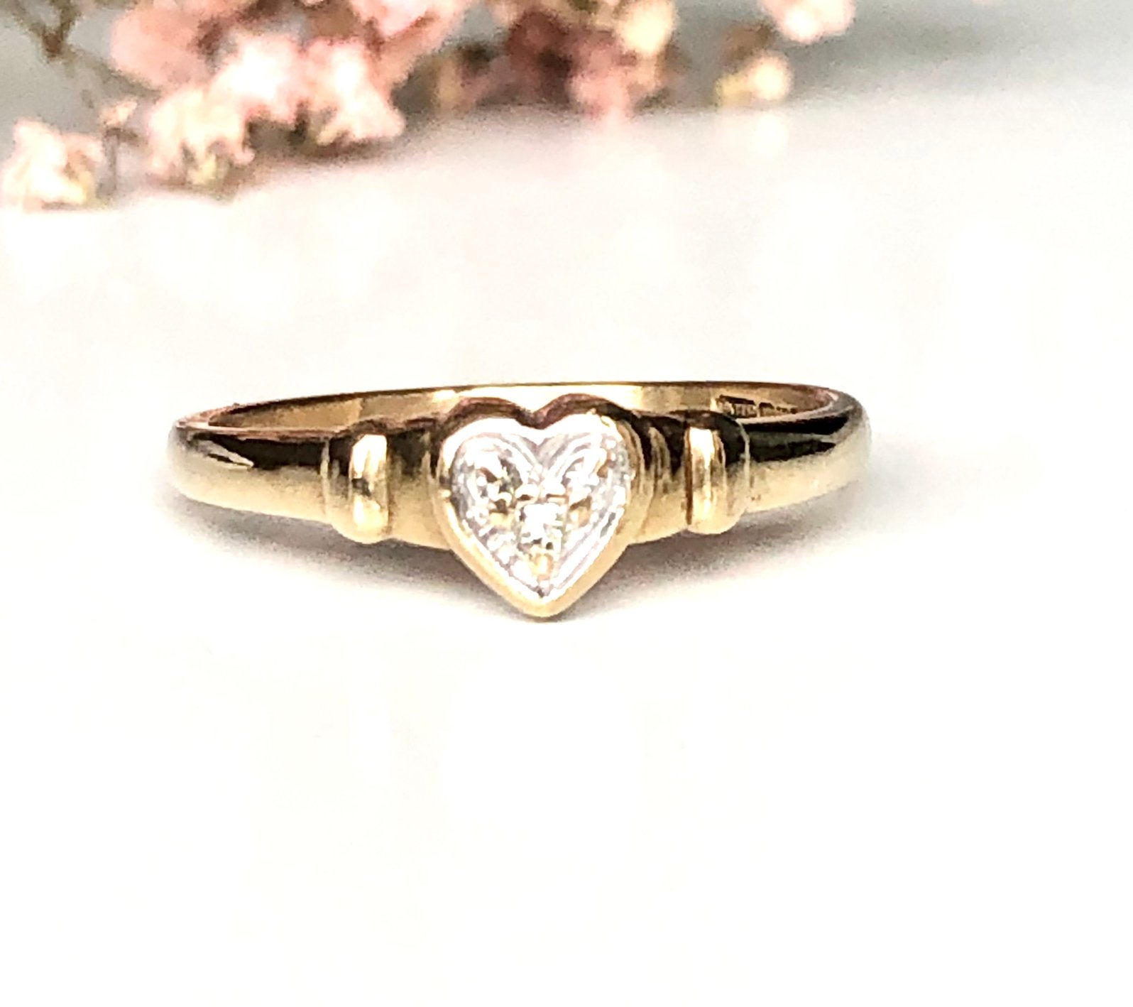 Vintage 9k gouden ring hart 3x diamant maat 18, 18 tot 19, Gebruikt, Wit, Ophalen of Verzenden