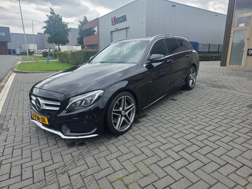 Mercedes C300 Estate AMG Line | Pano | AIRMATIC | HUD | 360, Auto's, Mercedes-Benz, Automaat, 1800 kg, Zwart, 4 cilinders