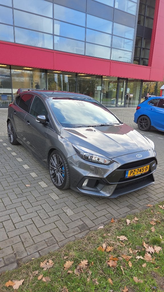 Ford Focus 2.3 20V 257KW RS 2016 Grijs, Auto's, Dealer onderhouden, 4 cilinders, 2261 cc, 350 pk