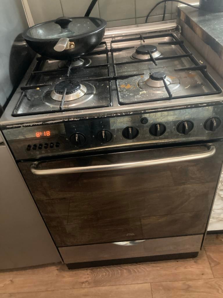 Gebruikt gasfornuis met oven - Zwart/RVS, Witgoed en Apparatuur, Fornuizen, Gebruikt, 60 cm of meer, Gas, Vrijstaand