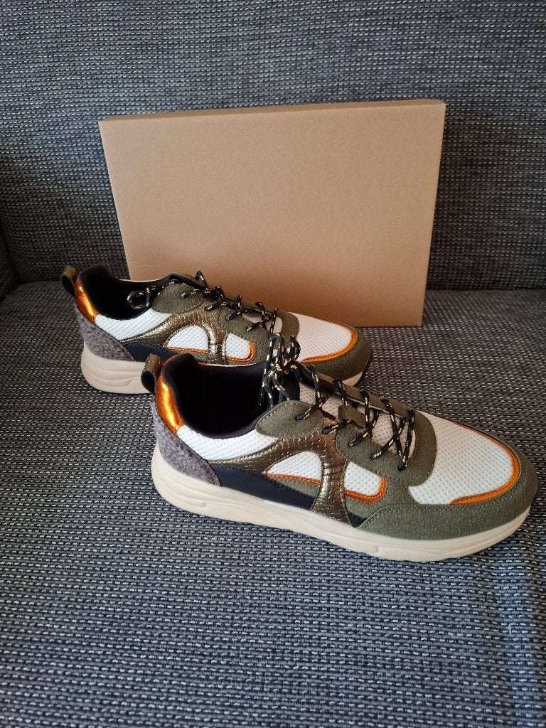 Dames sneakers maat 42 NIEUW, Kleding | Dames, Schoenen, Ophalen, Nieuw, Sneakers of Gympen