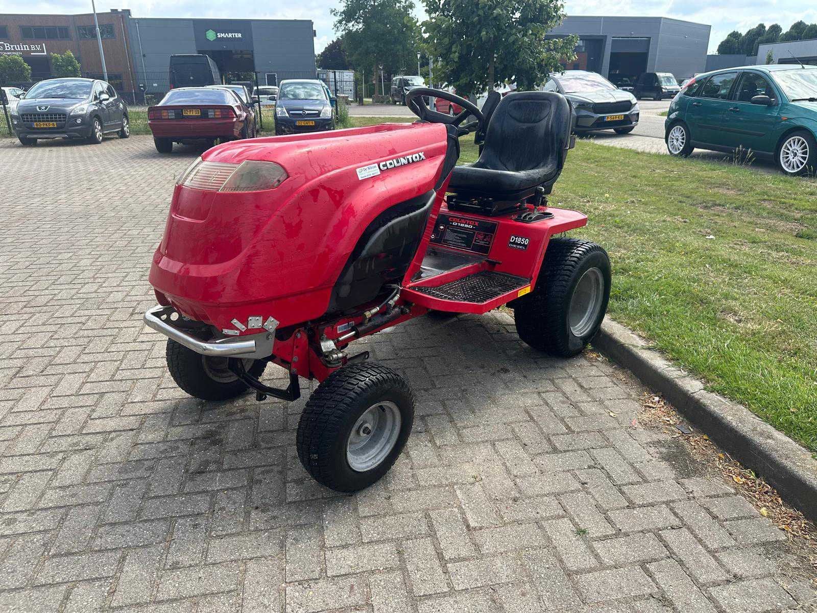 Countax Zitmaaier, Maaier