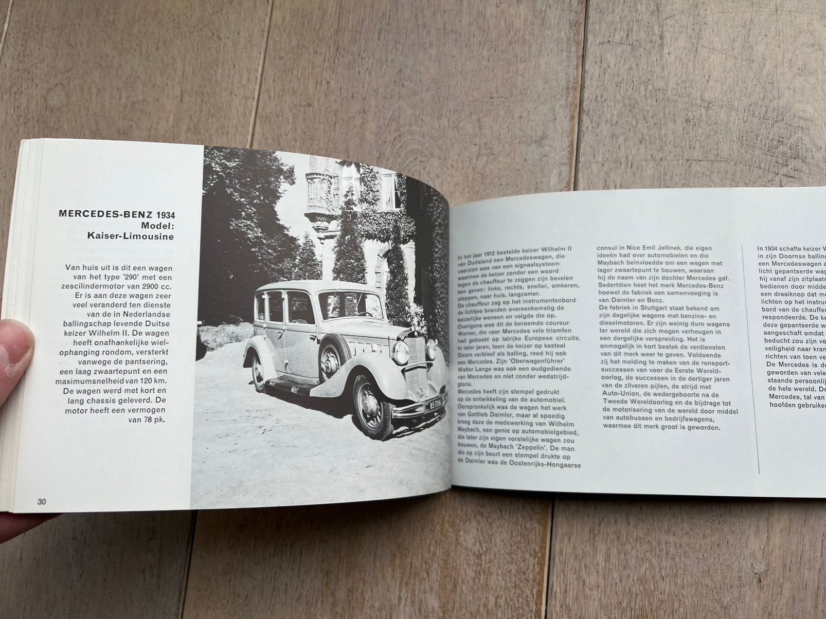 Autotron Lips Drunen Autopost 1972 en Autotron autoboek, Ophalen of Verzenden, Gelezen