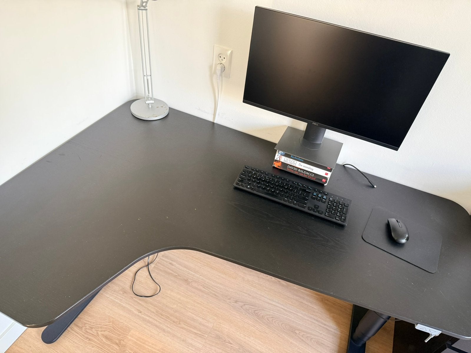 IKEA BEKANT elektrisch zit-sta hoekbureau 160x110 cm – zwart, Ophalen, Zwart, 160 cm, Gebruikt