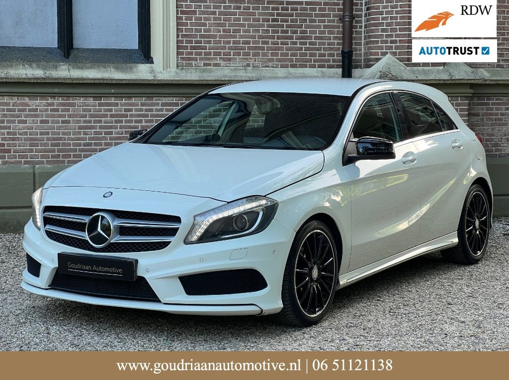 Mercedes-Benz A-Klasse A180 AMG Line | Camera | PDC | Stoelv, Auto's, Mercedes-Benz, Voorwielaandrijving, Multifunctioneel stuurwiel