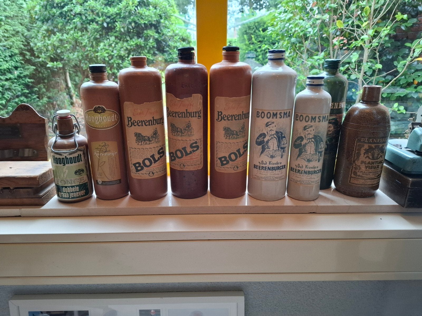 diverse drankflessen, Ophalen