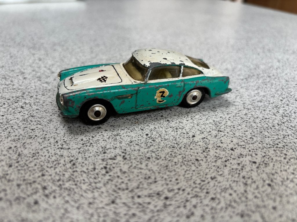 Aston Martin DB 4 Mk 2 van Corgi Toys, Ophalen of Verzenden, Gebruikt, Auto, Corgi