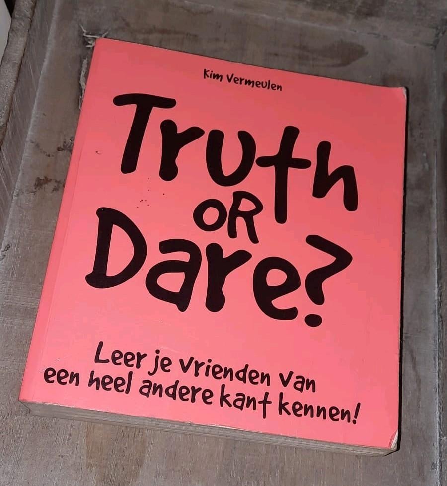 Boek "Truth or Dare?"., Boeken, Ophalen of Verzenden, Overige onderwerpen