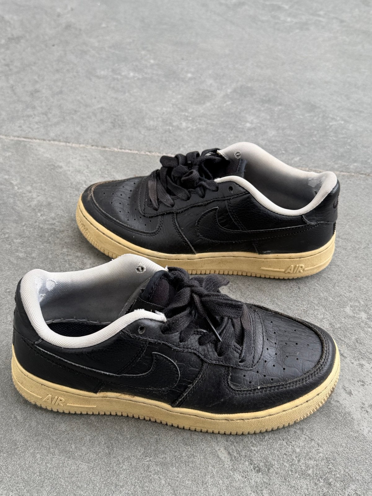 Nike Air Force sneakers - Maat 36.5, Kleding | Dames, Schoenen, Ophalen of Verzenden, Gedragen, Zwart, Sneakers of Gympen