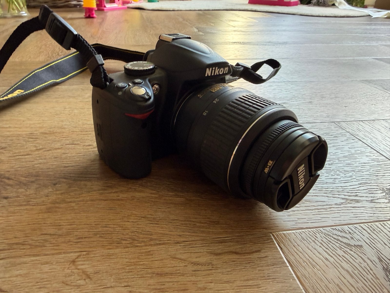 Nikon D3000 Spiegelreflexcamera met 18-55mm lens, Gebruikt, Spiegelreflex, Oplader, Beeldstabilisatie